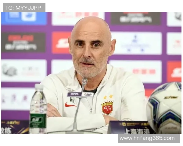 足球明星哨牙仔的传奇人生与绿茵场上的辉煌成就探秘